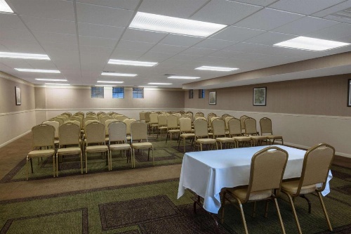 La Quinta by Wyndham Las Vegas Airport N Conv. image 10