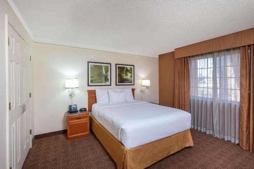 La Quinta by Wyndham Las Vegas Airport N Conv. image 11