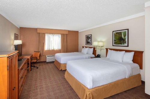 La Quinta by Wyndham Las Vegas Airport N Conv. image 18