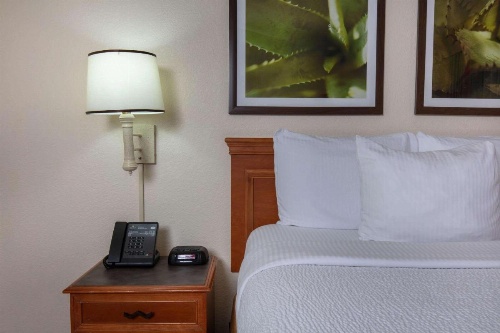 La Quinta by Wyndham Las Vegas Airport N Conv. image 20